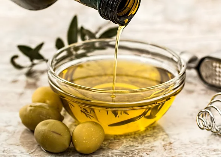 橄榄油可以高温炒菜吗（分享橄榄油的正确食用方法）
