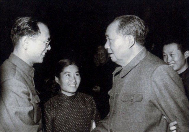 1976年毛主席逝世，毛岸青未能送葬，毛新宇：父亲一直很想念爷爷