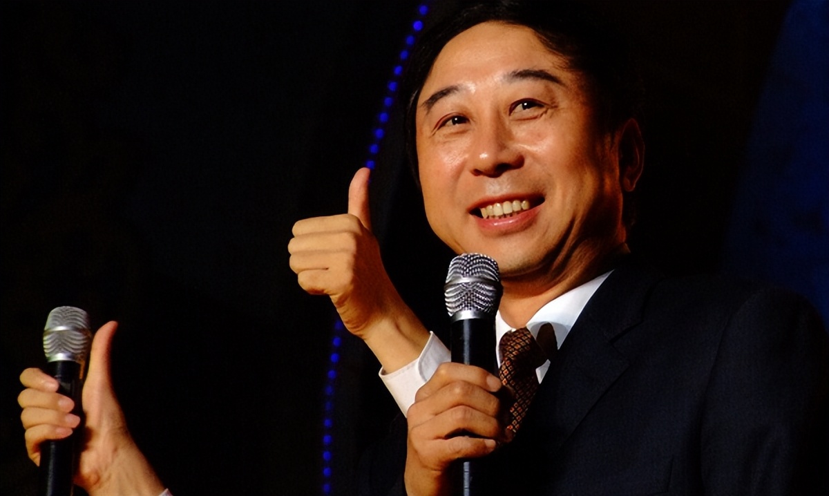 越南出席中国春晚(1985年冯巩去老山阵地表演,越军高度警戒:中国前沿