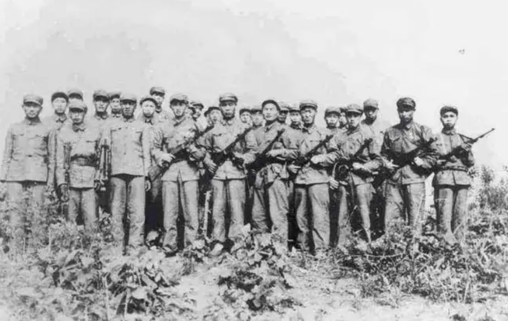 15军这支部队历史悠久且辉煌,在转型空降兵前,它是抗美援朝战场攻无不