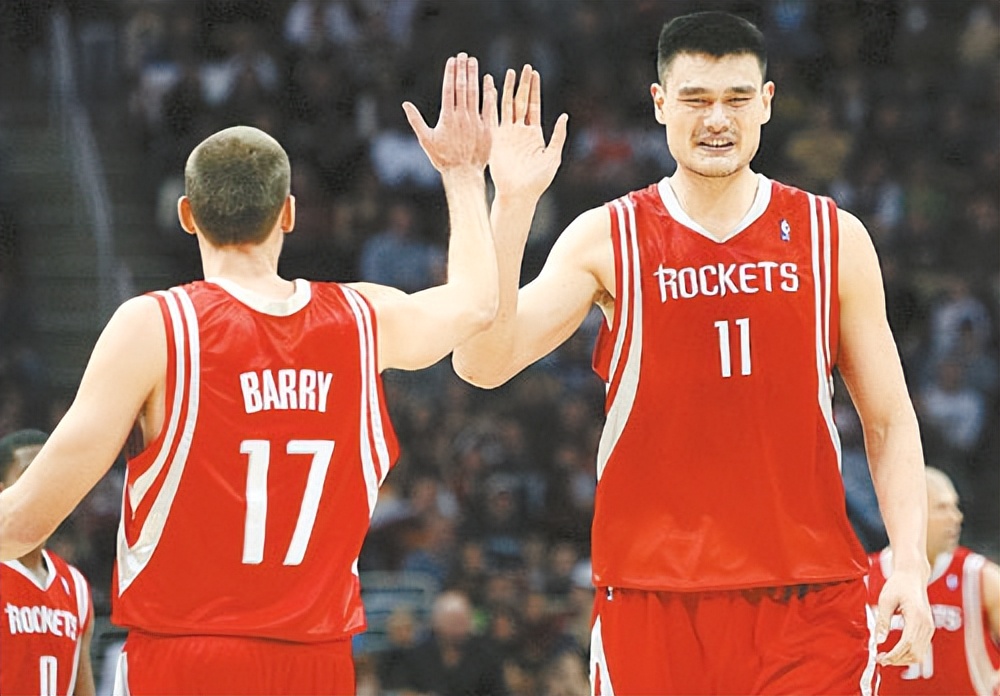 为什么姚明进nba名人堂(为什么姚明能进名人堂？是靠实力还是靠影响力？借用他的名气吗？)