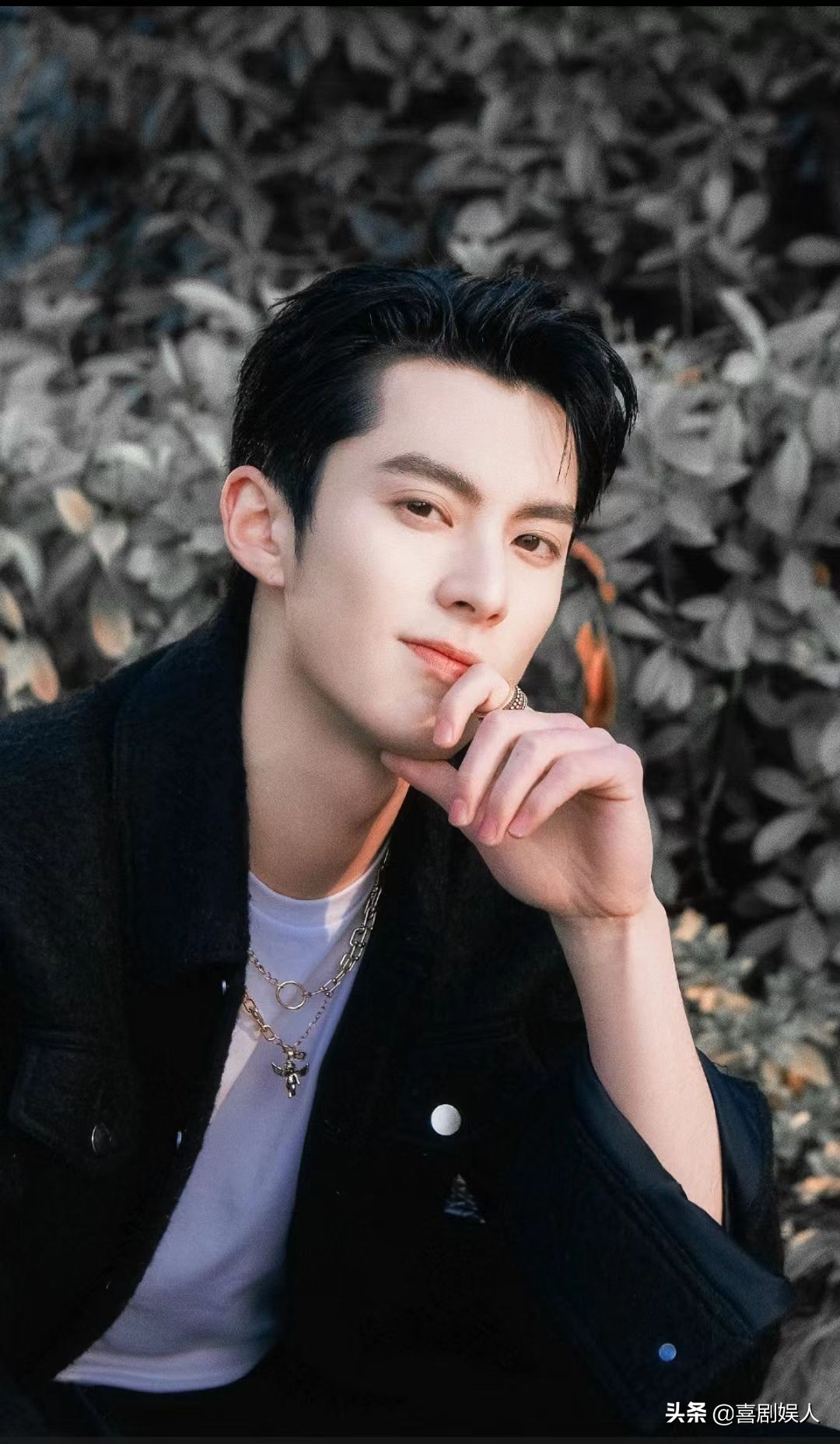 同样是演“高冷男神”，有的帅气逼人，有的面无表情像