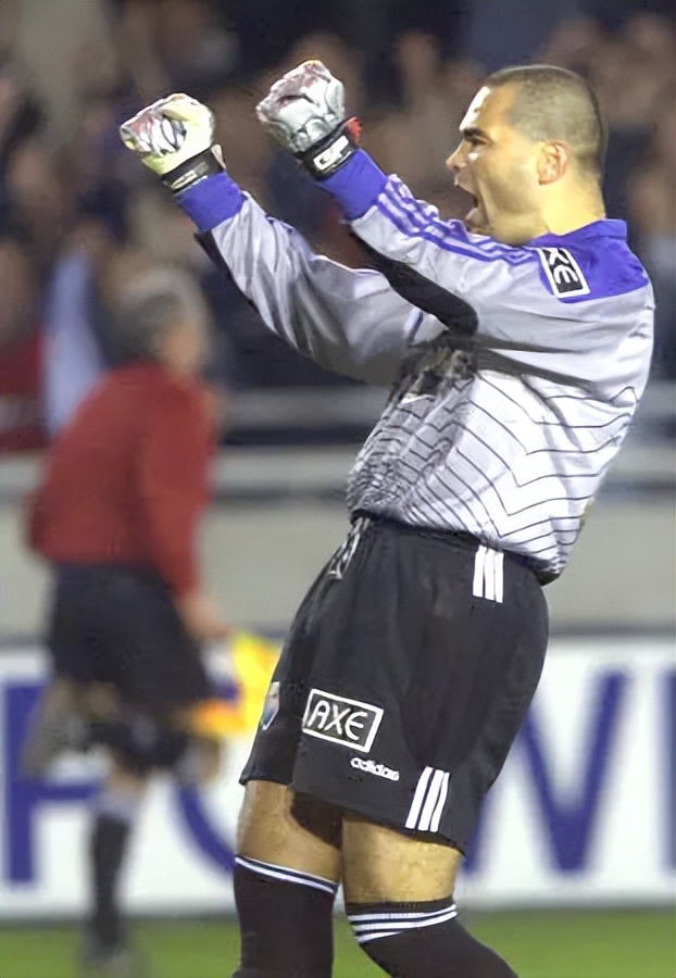 08世界杯法国守门员(足球史上最疯狂的门将——奇拉维特)