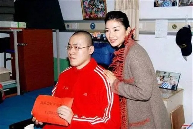 男排汪嘉伟的三任妻子(瘫痪15年汤淼近况：母亲妻子早已改嫁，女儿已五岁，生活已有保障)