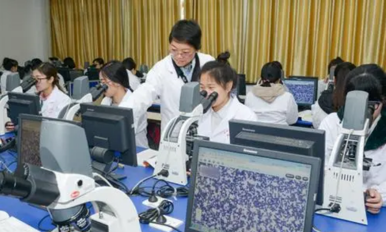 国内“医学院”排名出炉，北大医学部屈居第二，协和三年蝉联榜首