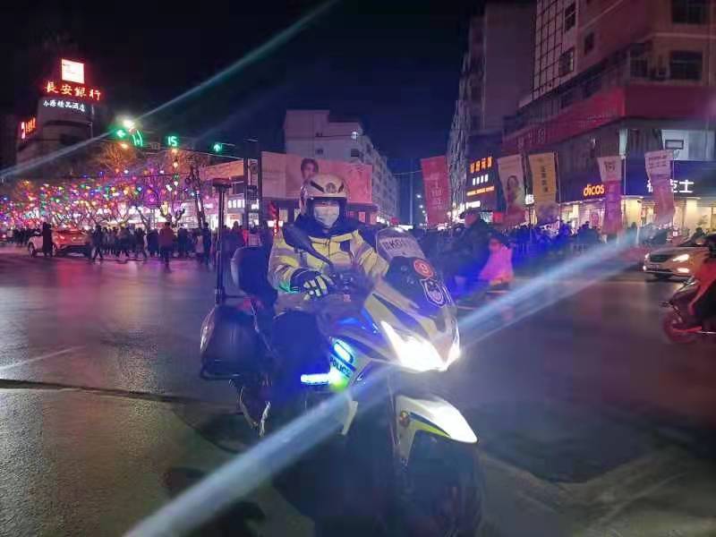 「你的平安 我来守护」元宵佳节绥德交警多措并举守平安