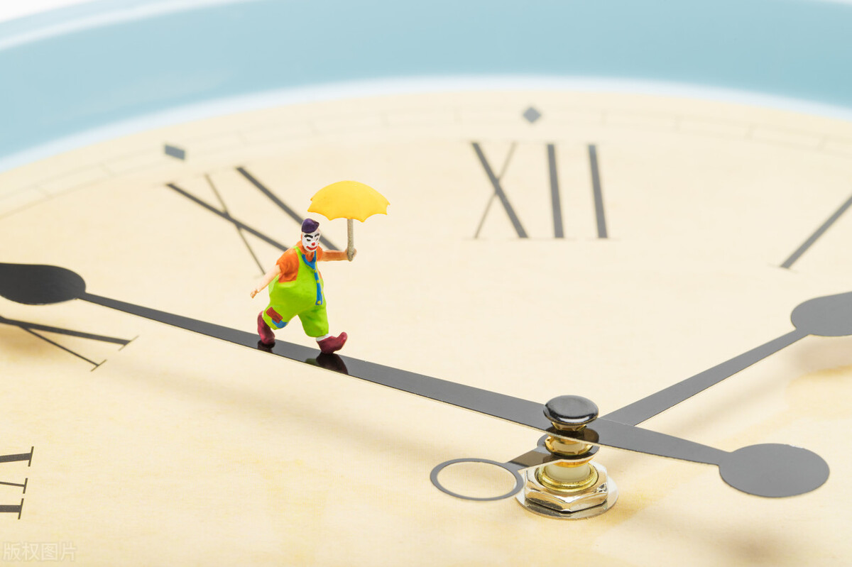 表示时间短的词语有哪些(表示时间短的词语有哪些二个字)