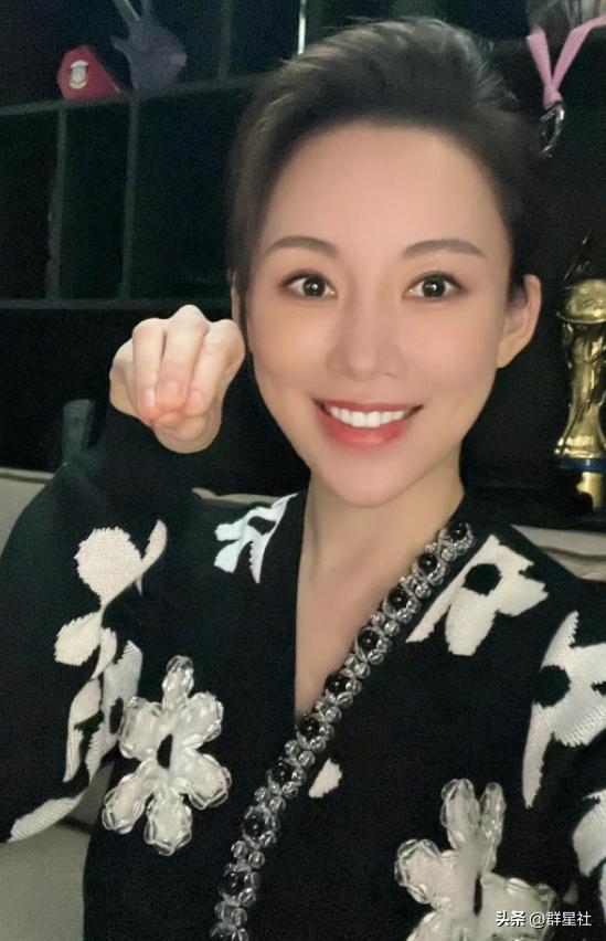 “九球天后”潘晓婷：身价8亿却年过40仍单身，是要求太高吗？