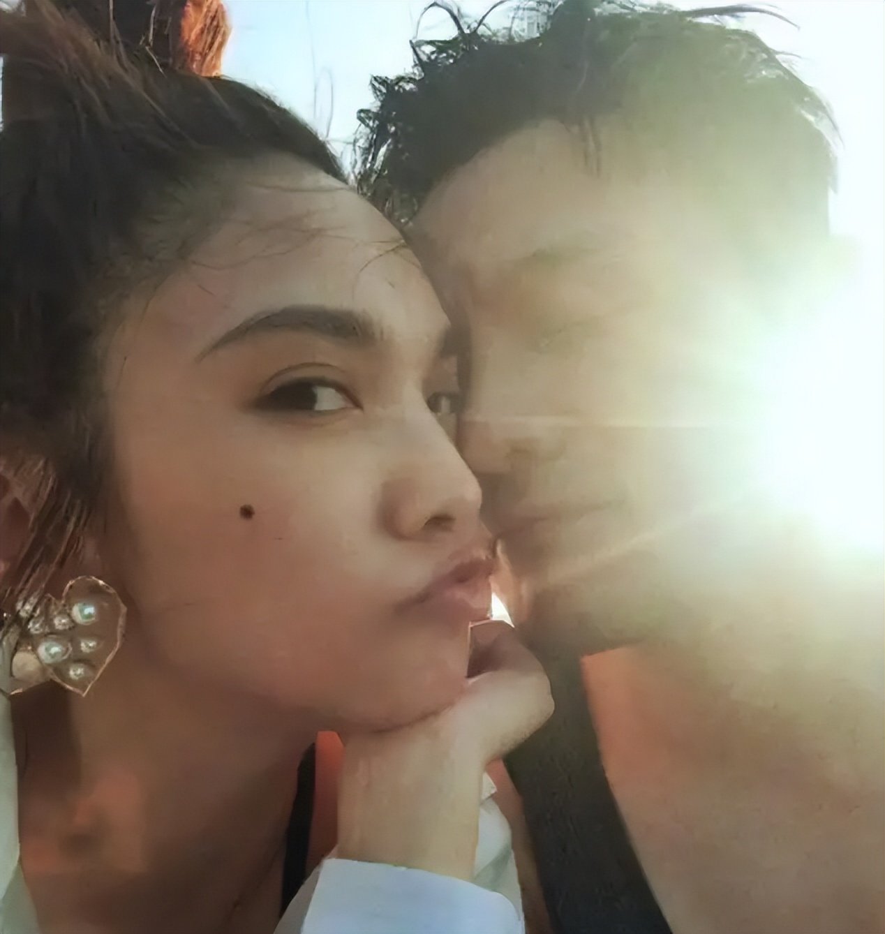 杨丞琳李荣浩再传离婚，两天前还在秀恩爱，女方4字回应怒怼网友