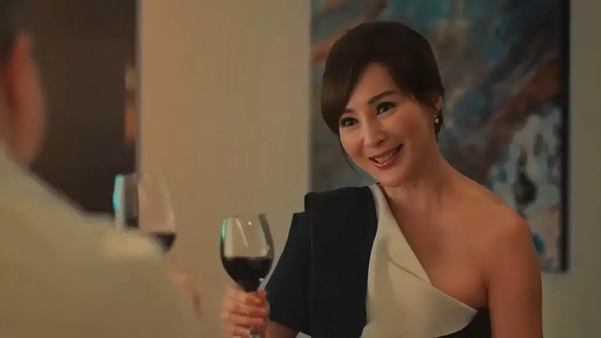 香港知名女星超冻龄!新剧为夫主动献身,遭调侃大把年纪还拍床戏