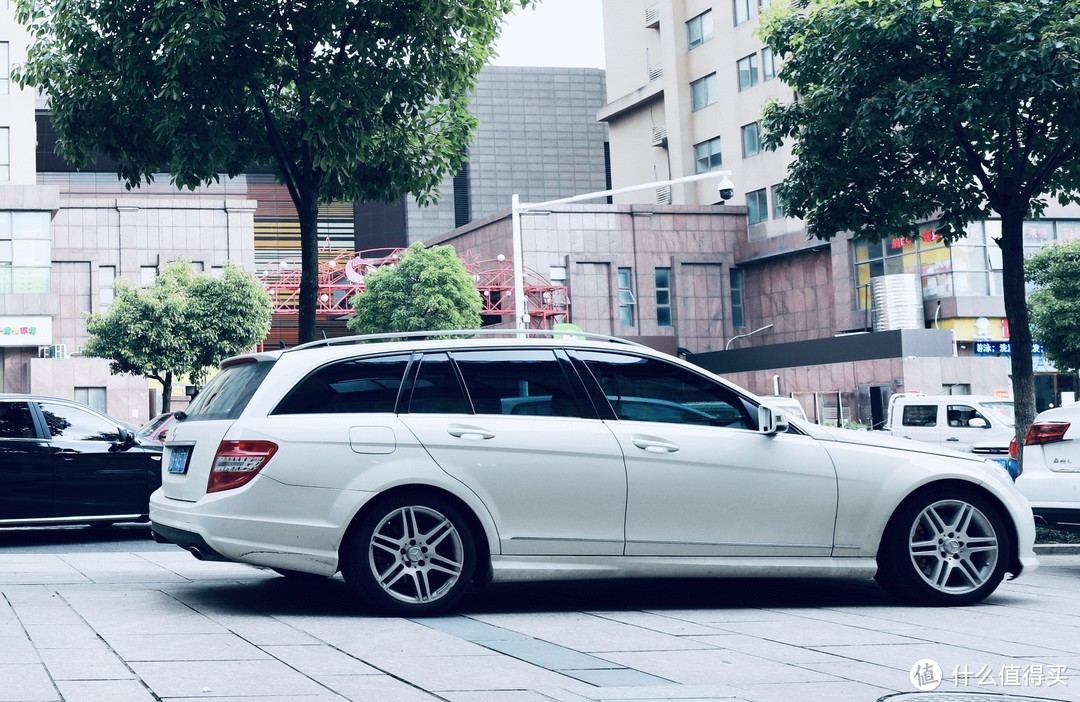 自吸+3.0 V6+后驱+旅行版+原装进口Mercedes，客官还要来点啥？
