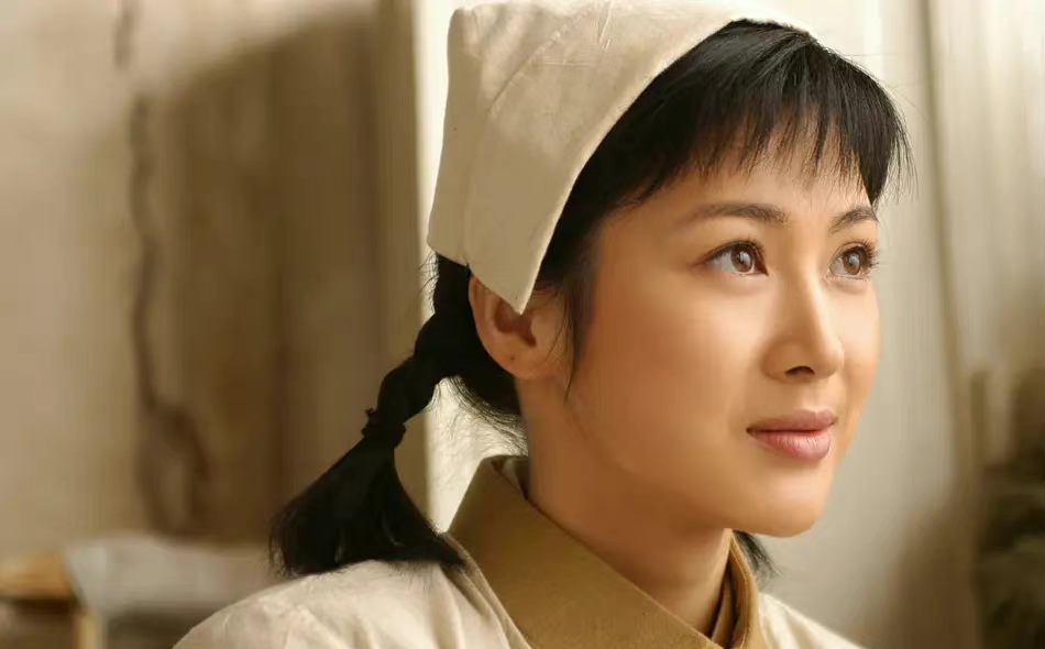 朱亚文军旅剧《海天雄鹰》将袭,看到女主后,没有一位颜值差的