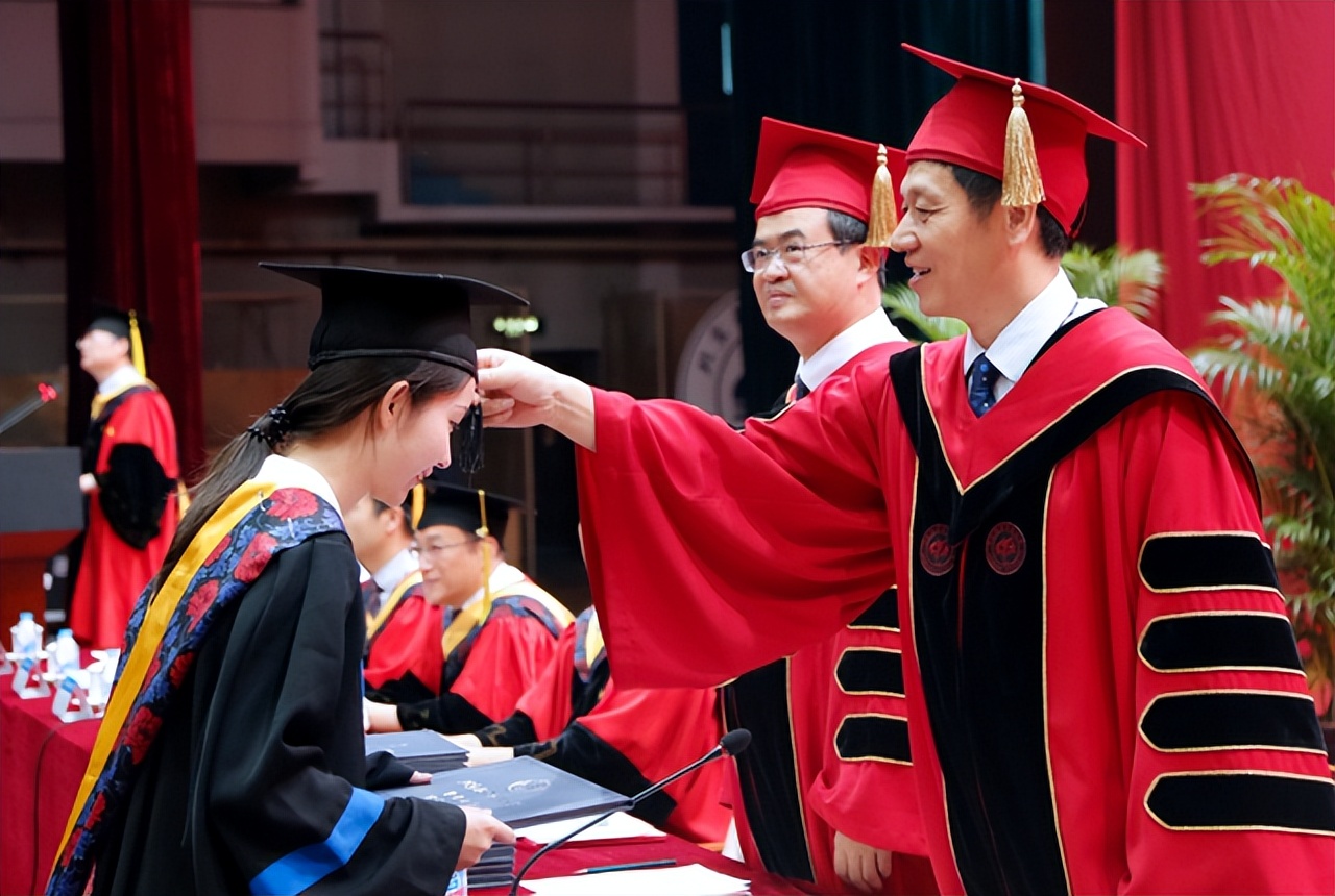 2022级毕业生迎来好消息，国务院发布通知，就业压力将明显缓解