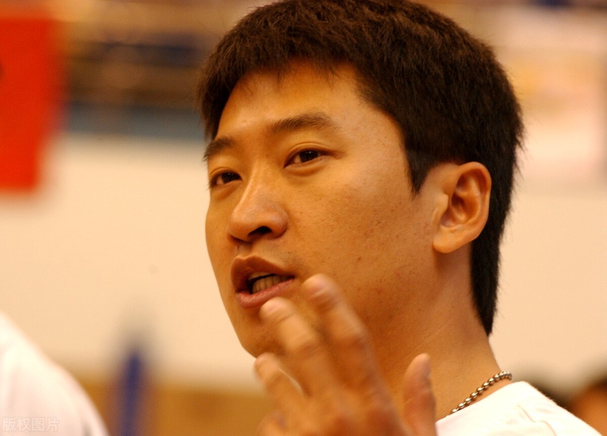 出道即巅峰的10位艺人，有人如今依旧风光，有人却早已经销声匿迹