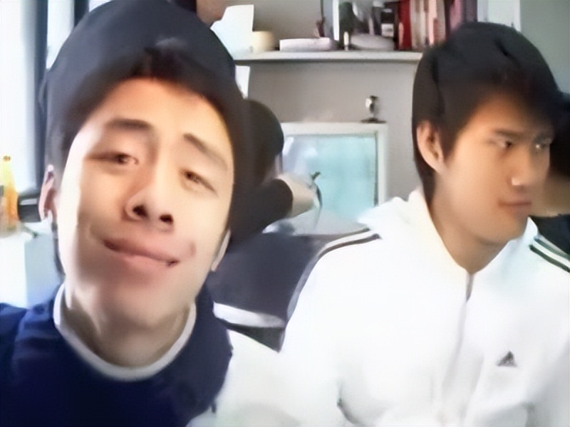 “网红鼻祖”后舍男孩：曾凭“对口型”火爆全网，如今怎么样了？