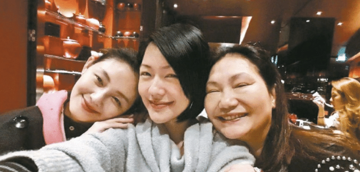 具俊晔隔离结束0点出关，坐车直奔大s家，小s模仿其唱跳迎新姐夫