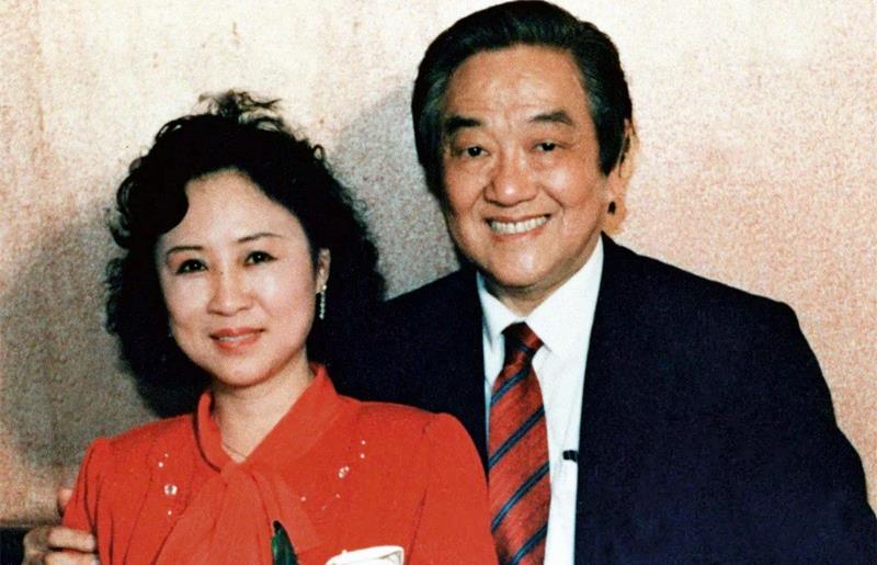 歌颂外遇才是真爱的琼瑶,在80岁那年,终于被88岁原配手撕