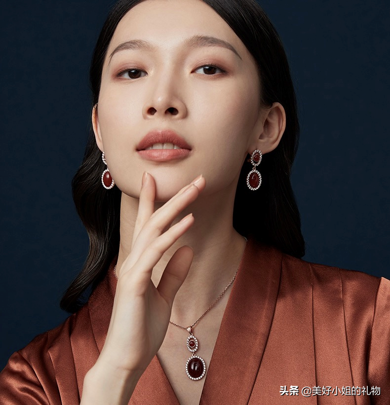 母亲节礼物系列I 细数我私藏的宝藏首饰，千元不到让妈妈闪耀起来