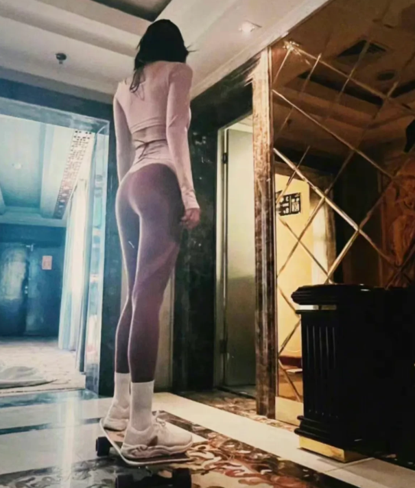 “最惨谋女郎”倪妮：被杨颖当成“丫鬟”，因力挺张艺谋被雪藏