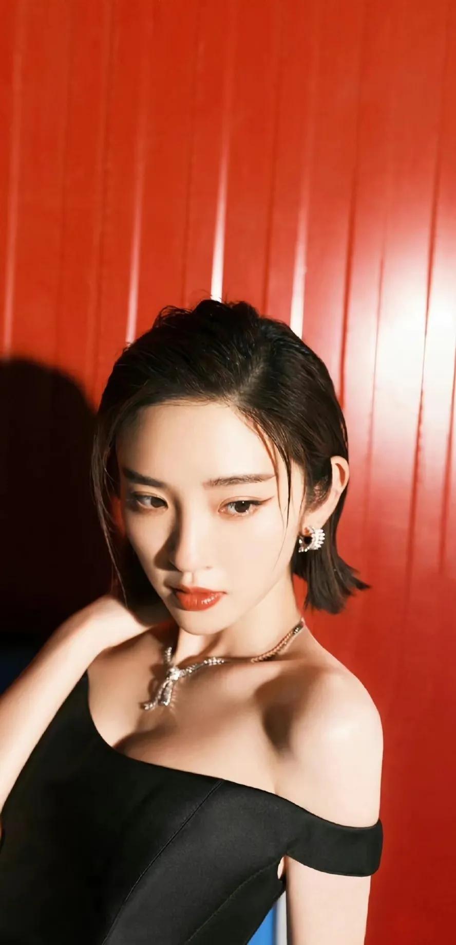 活波可爱—唐艺昕