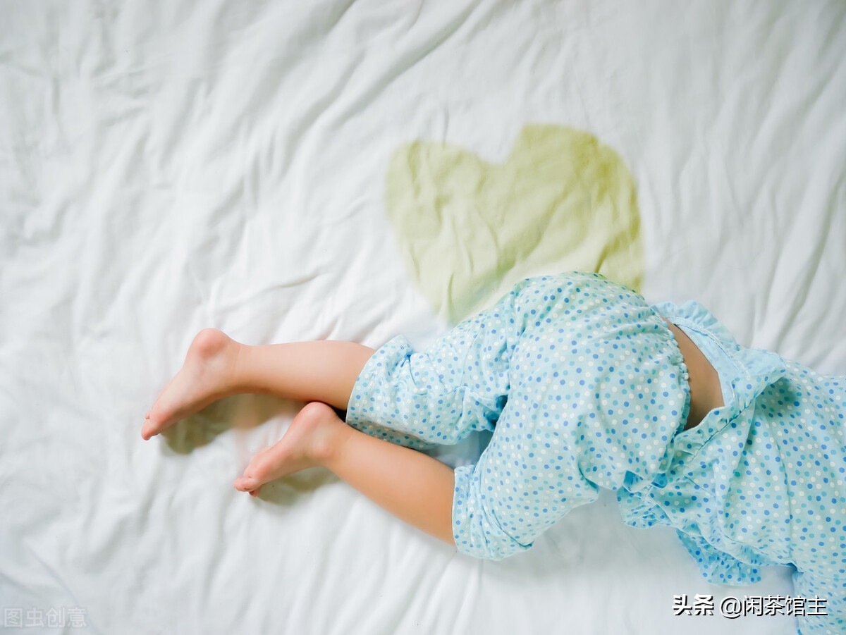 五年级女孩在学校尿裤子了,这位妈妈的"三步走"处理堪称完美