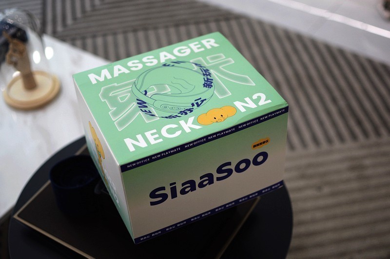 按摩热敷 舒适解疲 siaasoo象术颈椎按摩器