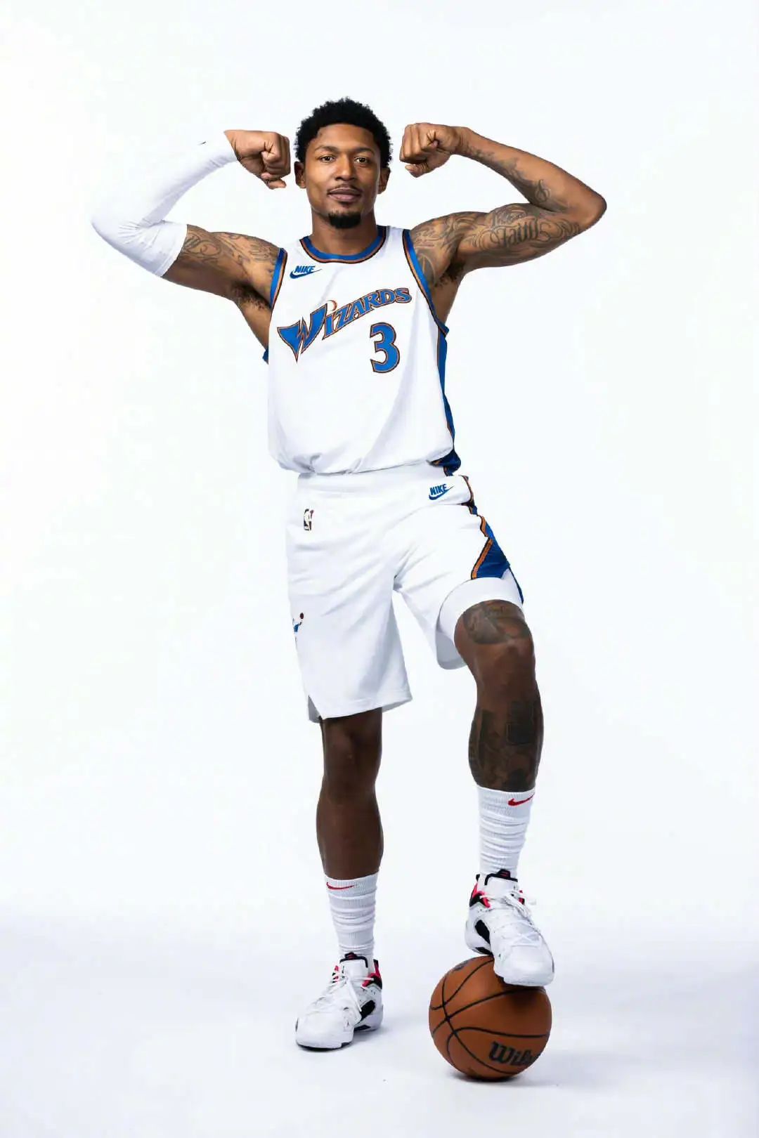 nba球鞋的牌子有哪些（NBA新赛季媒体日球鞋全盘点-眼花缭乱，惊喜不断）