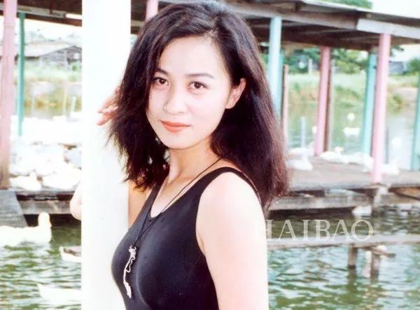 56岁的刘嘉玲当年到底有多美?颜值惊艳,难怪梁朝伟没逃过美人关