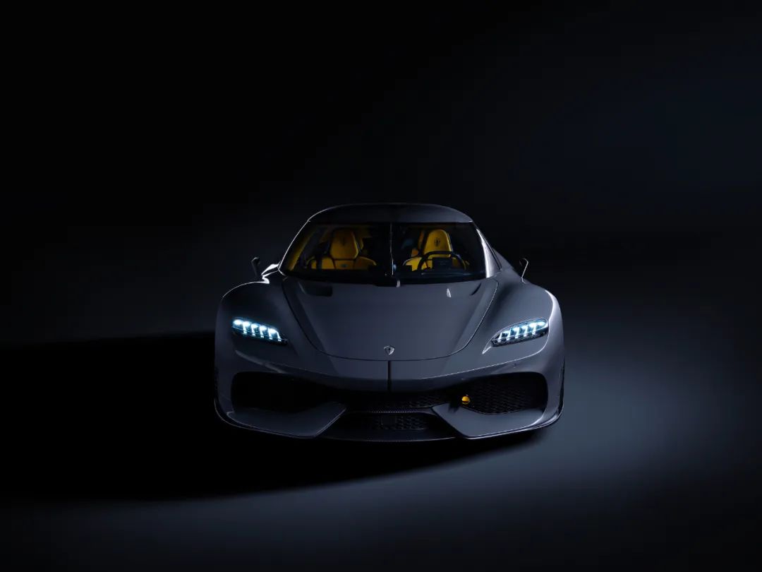 年度最强骗子！他假扮有钱人，在上海顶奢圈混吃混喝两年半