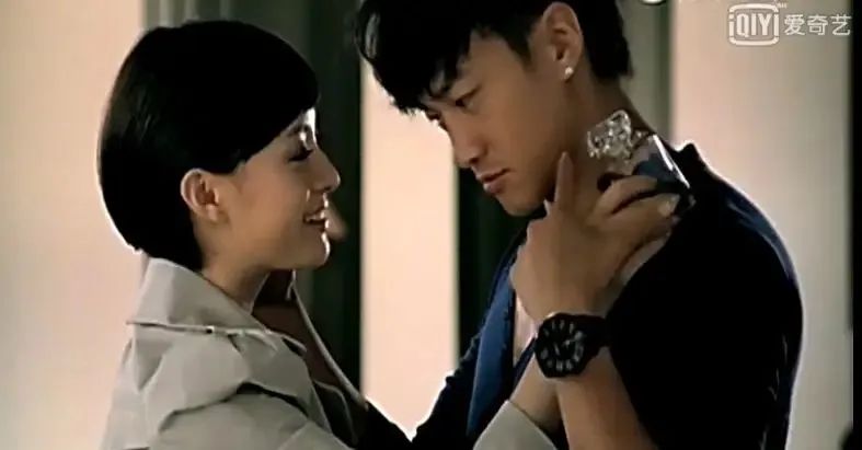 “表白”孙俪三度被拒、从当红沦为18线，他却依旧被封“男神”？