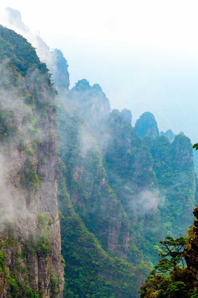 瑶山深处的旖旎风光，在这里看云海翻涌，不容错过的圣堂胜景