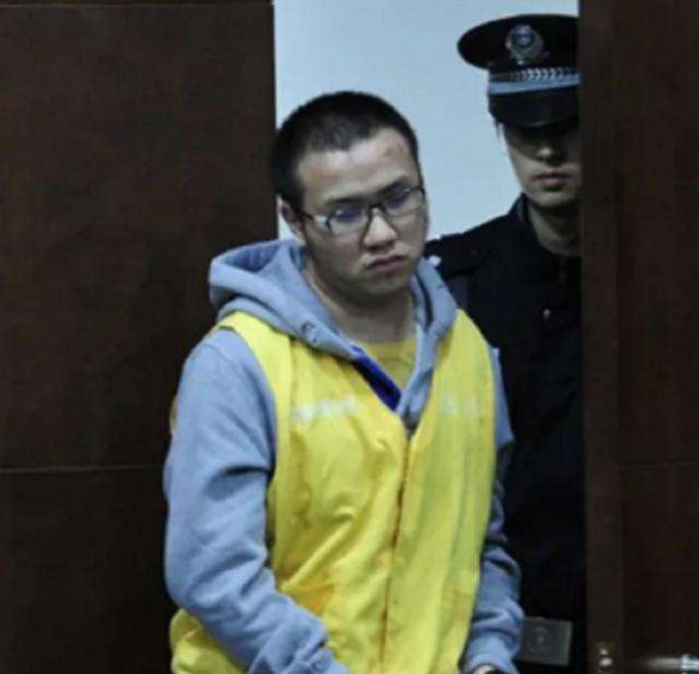 14年前，在汶川地震中冒死救下7人的15岁小英雄，后来被判刑12年
