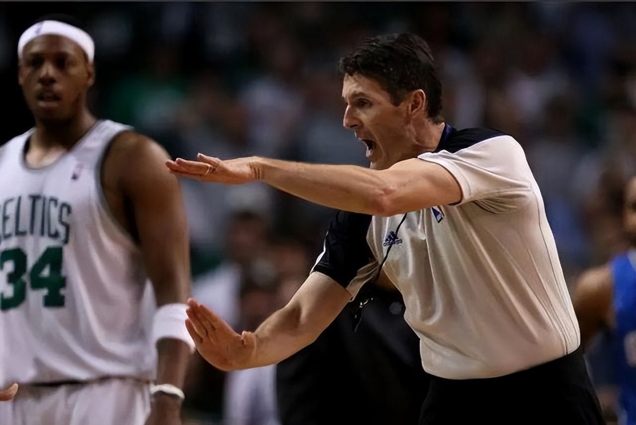 nba为什么犯规(技术犯规和违体犯规的5个不同之处,为什么违体犯规被重