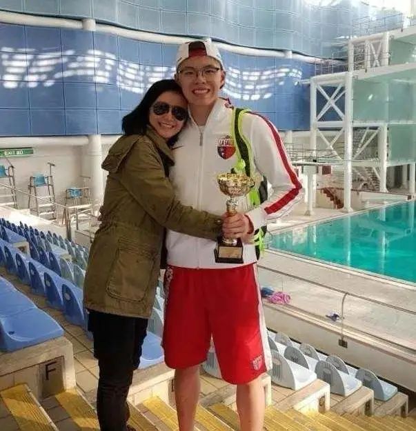 “离婚后至今单身”的15位女星，各有各的心酸，有人差点自杀