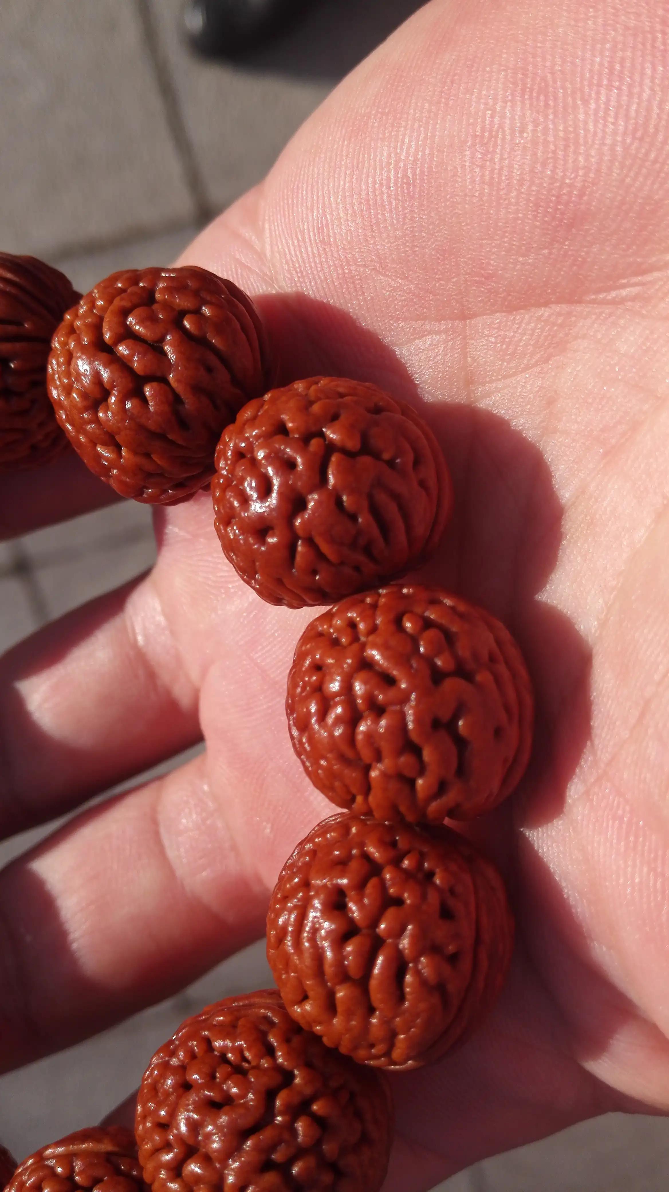 龙纹桃核手串脏了怎样清理(龙纹桃核手串)