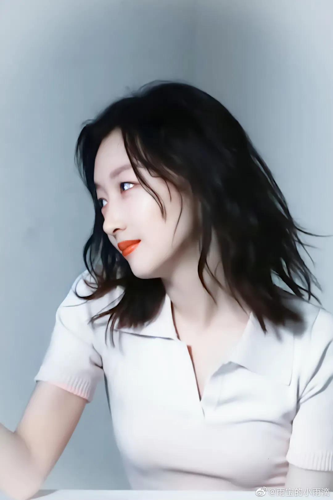 美女明星 周冬雨的眼睛配脸型真的是绝配太美了