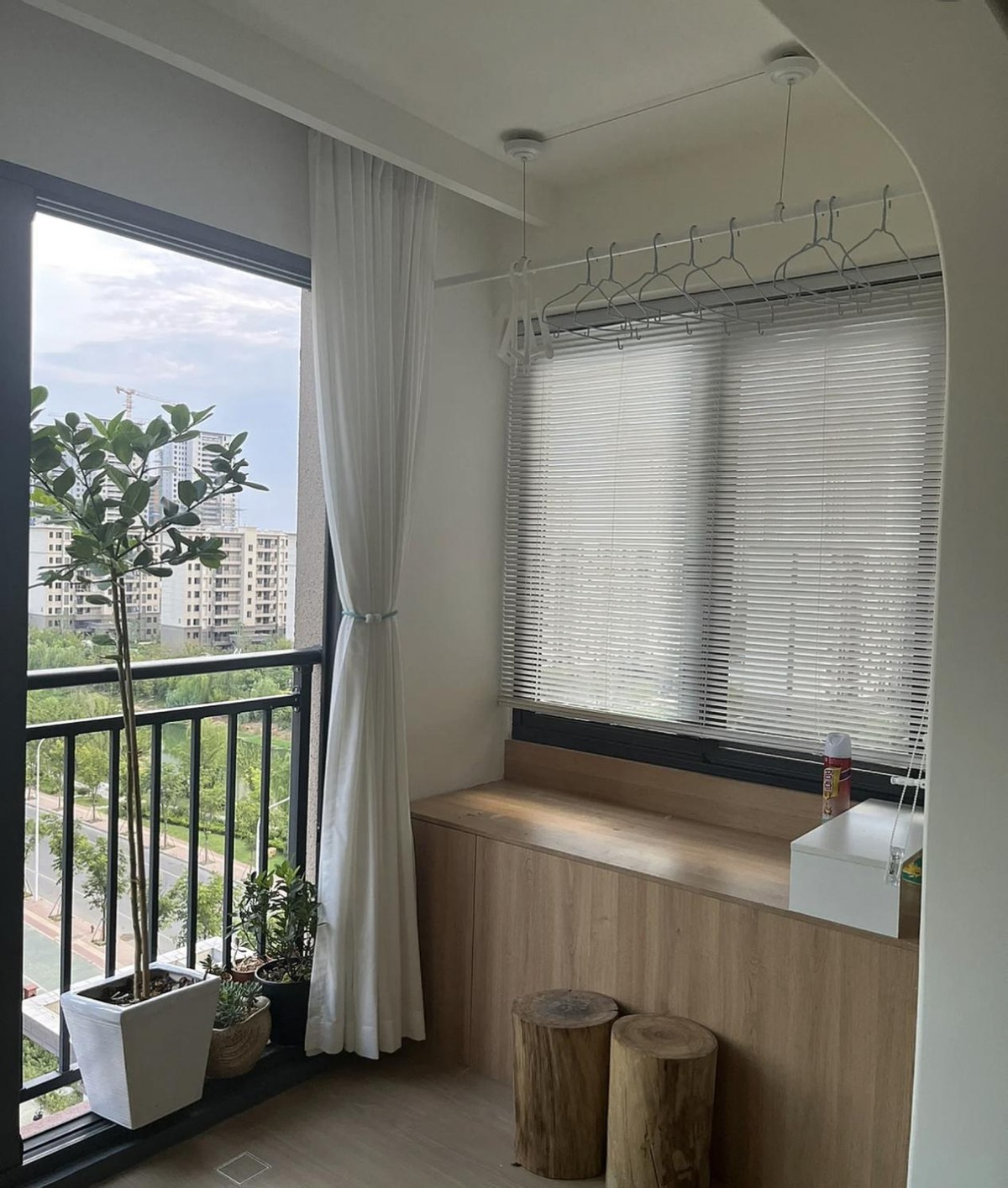 封闭阳台该怎么设计?了解这些人性化尺寸和布局思路,绝不踩坑