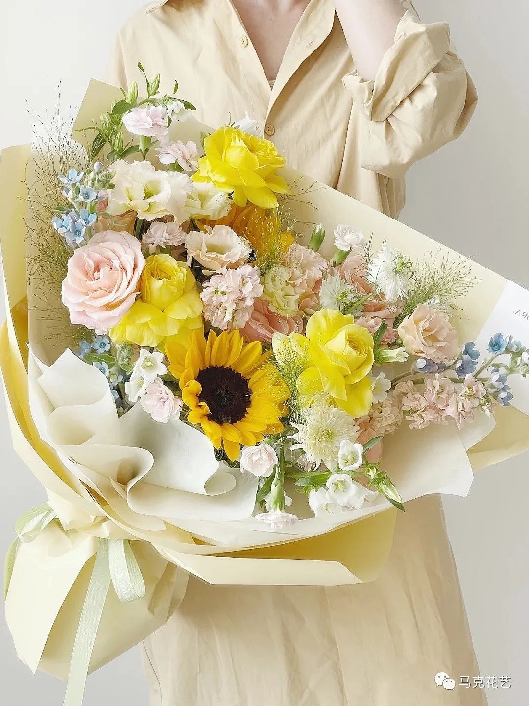 结婚纪念日送什么花？可选择百合花、并蒂莲和红掌-第185张图片