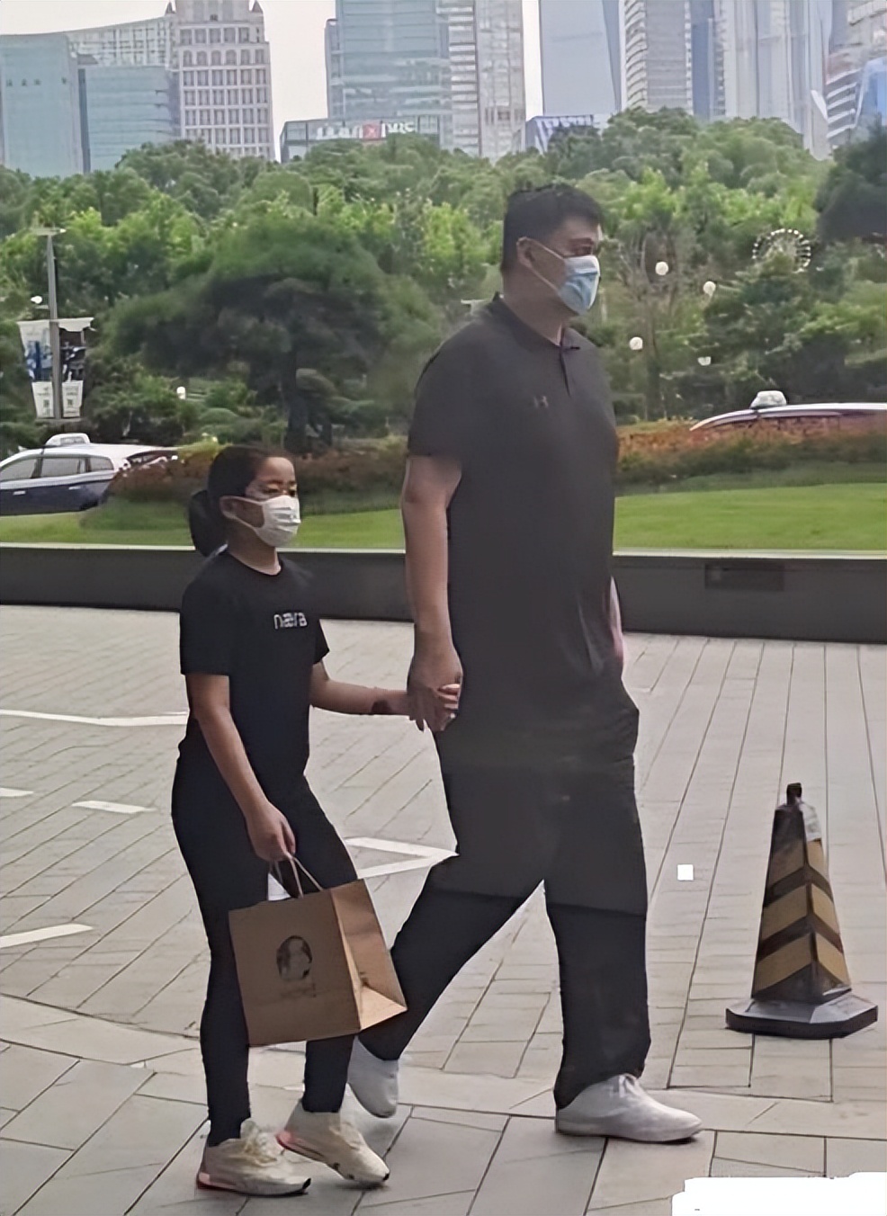 姚明女儿今年多高了（姚明女儿当前身高揭晓，并没怎么长高，要想长到2米并不乐观）