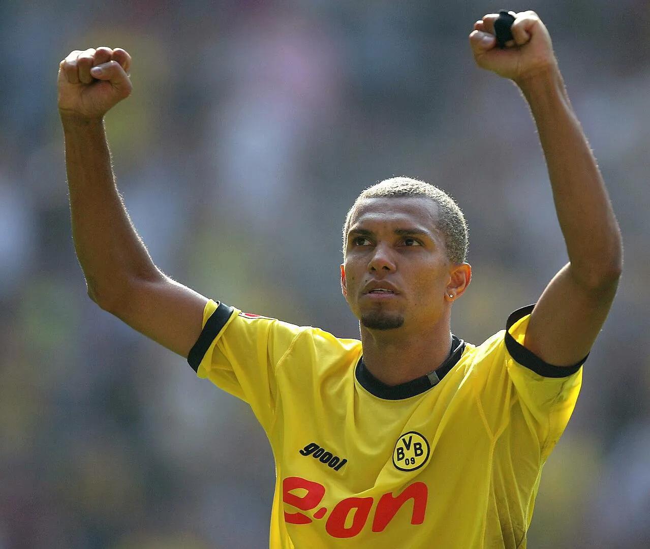 马西奥·阿莫鲁索(márcio amoroso),他是首位获得德甲最佳射手的南美