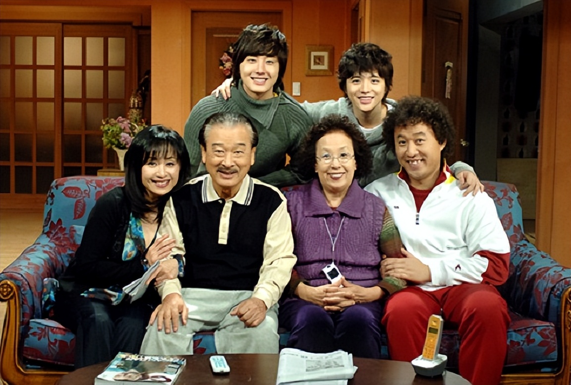 家族的诞生第一季全集(推荐六部韩国热门爆款电视剧，评分最低9.5分，三刷都不嫌多)