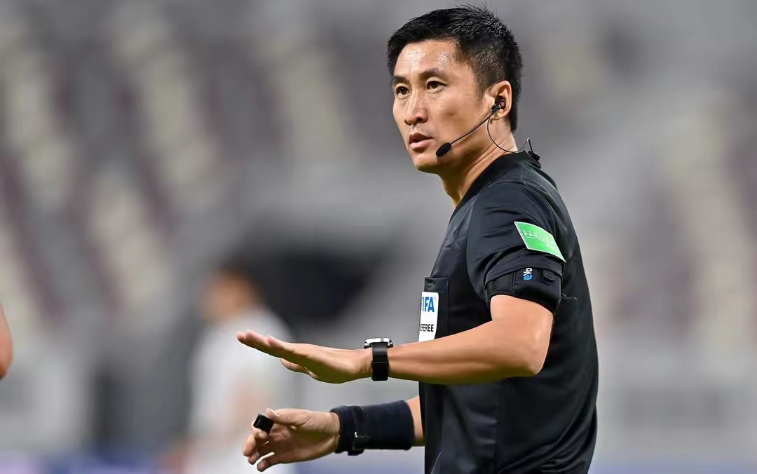 世界杯陆俊(时隔20年,中国裁判再次亮相世界杯;20年前,陆俊的结局令人