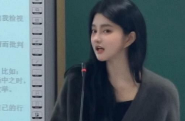 为什么9大必考科目老师中，英语老师大多“有钱漂亮”？原因现实