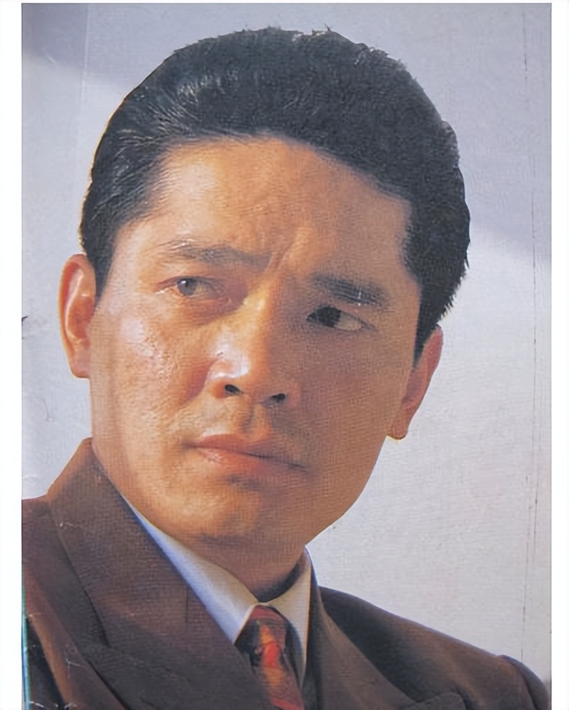 申军谊:为贾妮抛弃相伴6年发妻,为何却与她同居8年不结婚