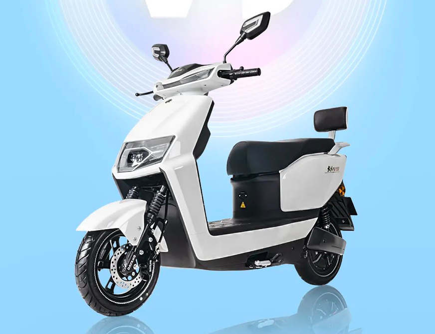 台铃电动车最新款的e35,就是一款长续航的电摩,虽然是一款通路款车型