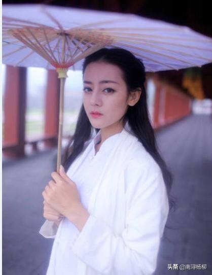 《爱格》里藏了这么多明星的早期照片？迪丽热巴、高伟光、白敬亭