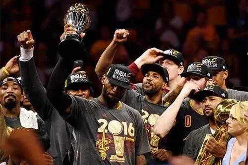 nba2020总冠军(近10年NBA历届总冠军一览，勇士独占鳌头，雄鹿臭名昭著)