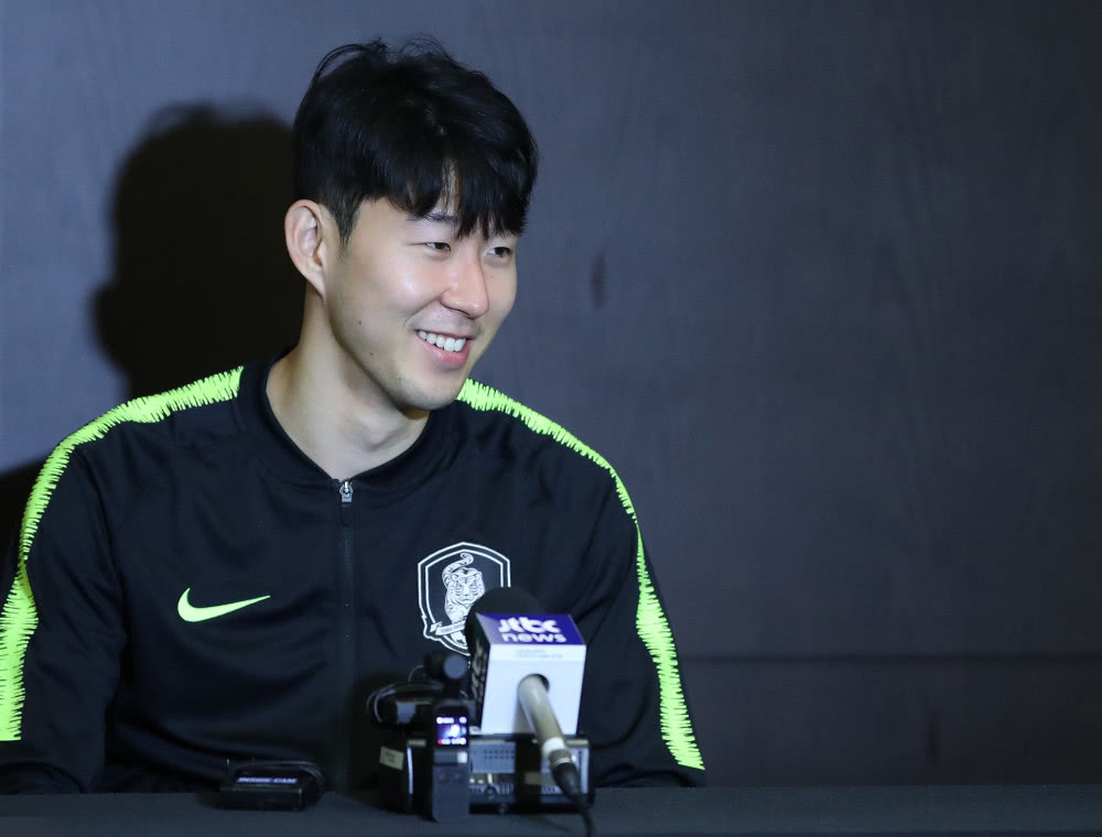 韩国国脚孙兴慜(在欧洲闪耀的韩国球员,"亚洲一哥"孙兴慜,登顶英超