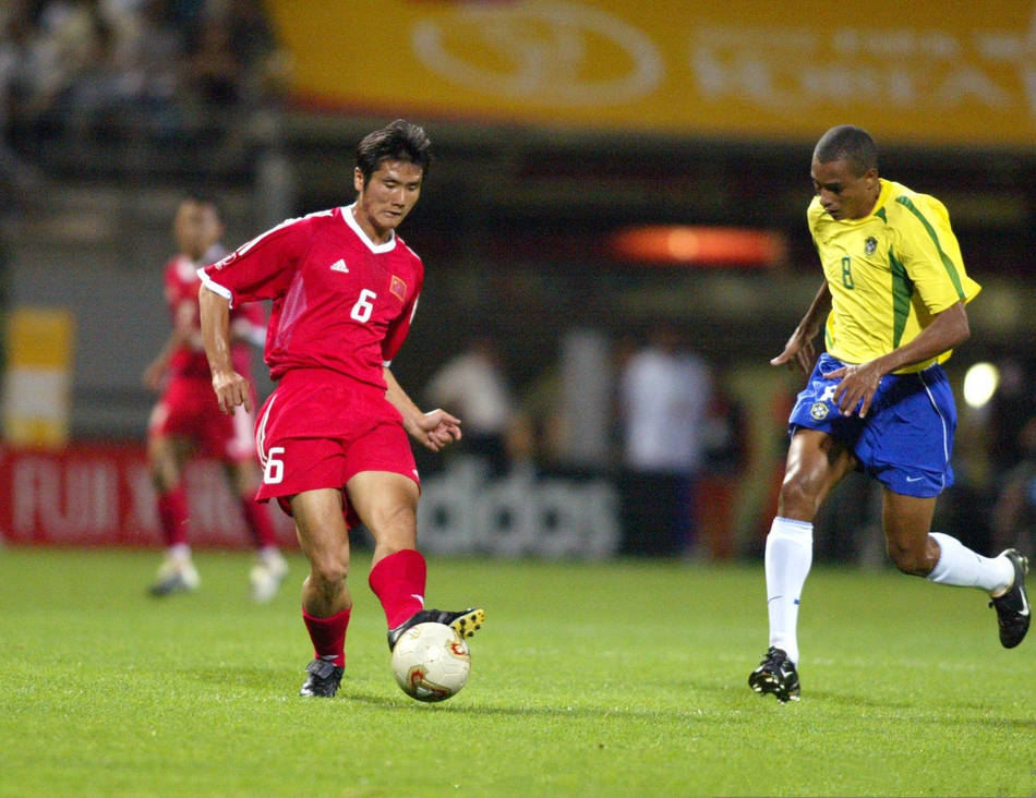 21年前今天国足世界杯PK巴西男足，虽败犹荣！这些瞬间你还记得吗