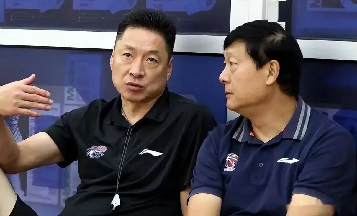 上海篮球俱乐部cba(上海男篮做出最新决定,李秋平出山,李春江帅位危险